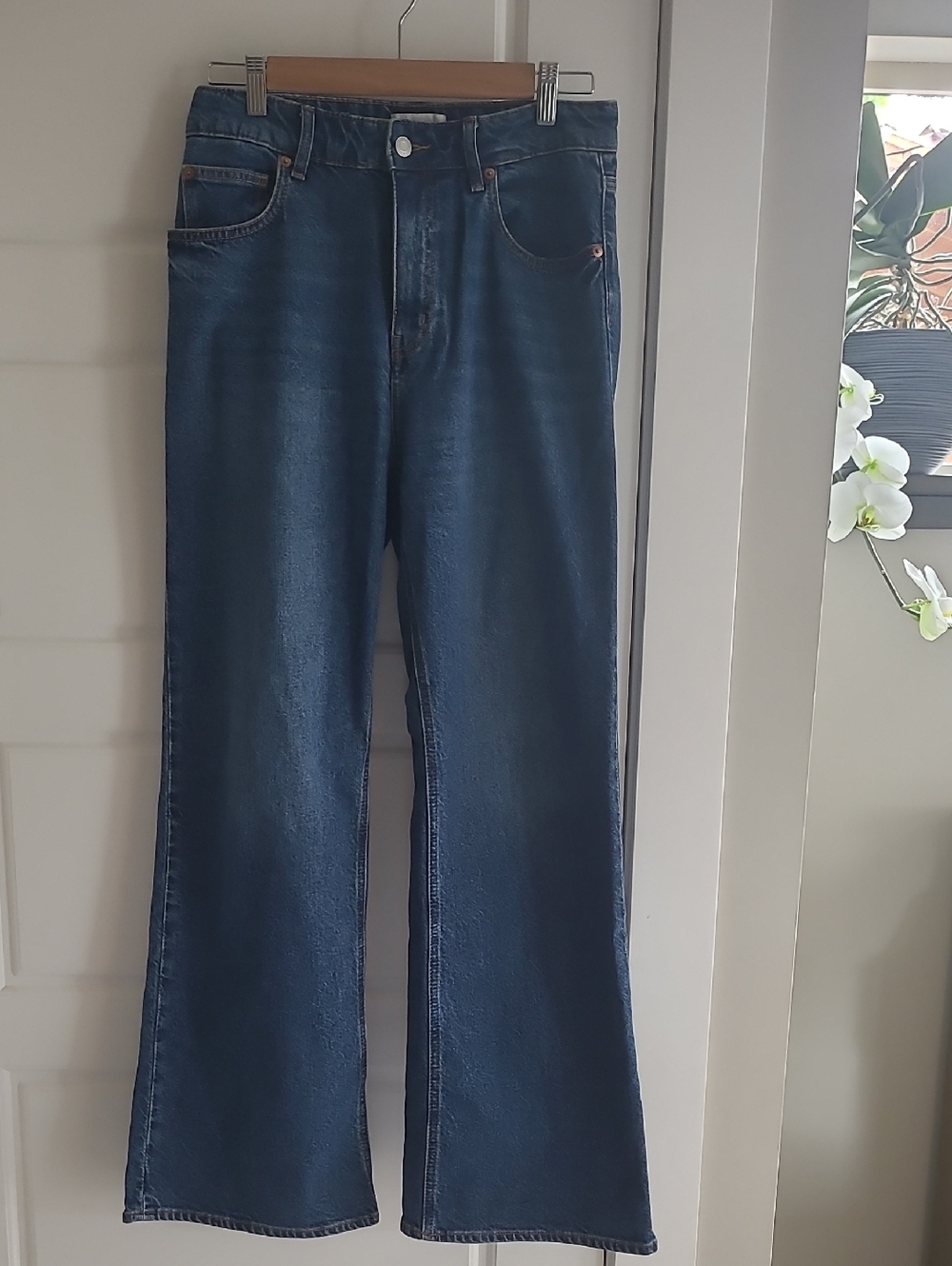 H&M Wide Leg Jeans. Size 8